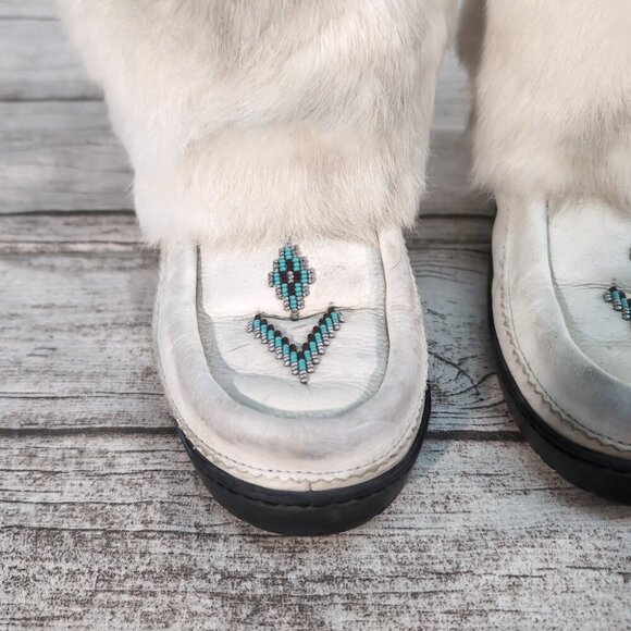 Manitobah Mukluks White Rabbit Fur Leather Winter Boots – Women’s Size 6 - Picture 3 of 14